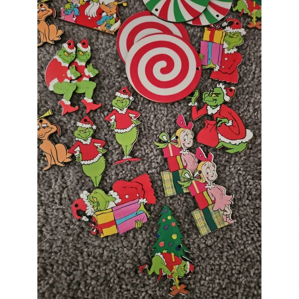 Set If 24 Grinch Wooden Christmas Tree Ornaments